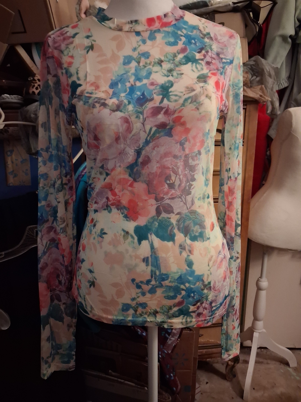 New, Floral Sheer Mesh Long-Sleeve Top Pass Waist & Mock Turleneck. Size Is Med.